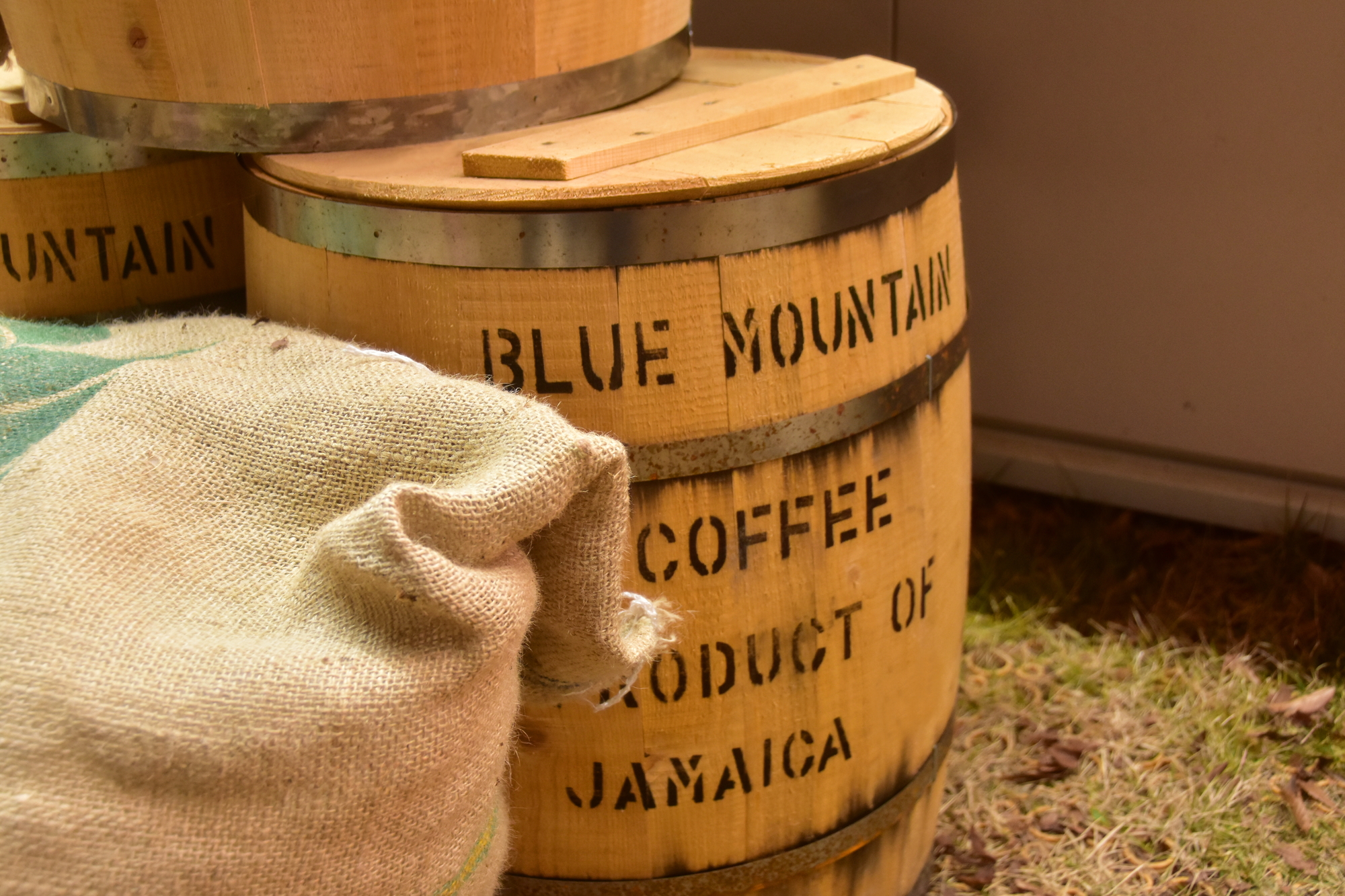 ジャマイカ　ブルーマウンテンのコーヒー樽